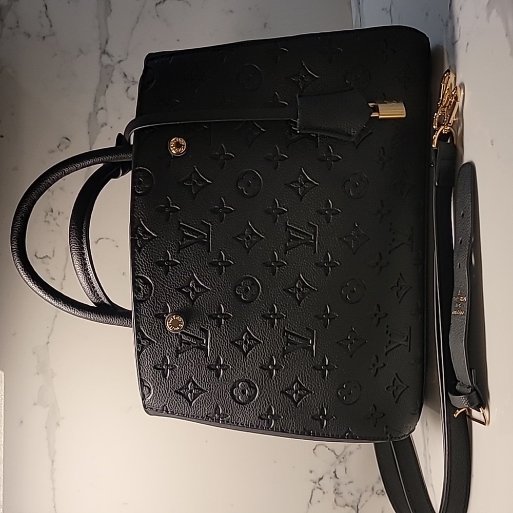 New LV Black Montaigne purse